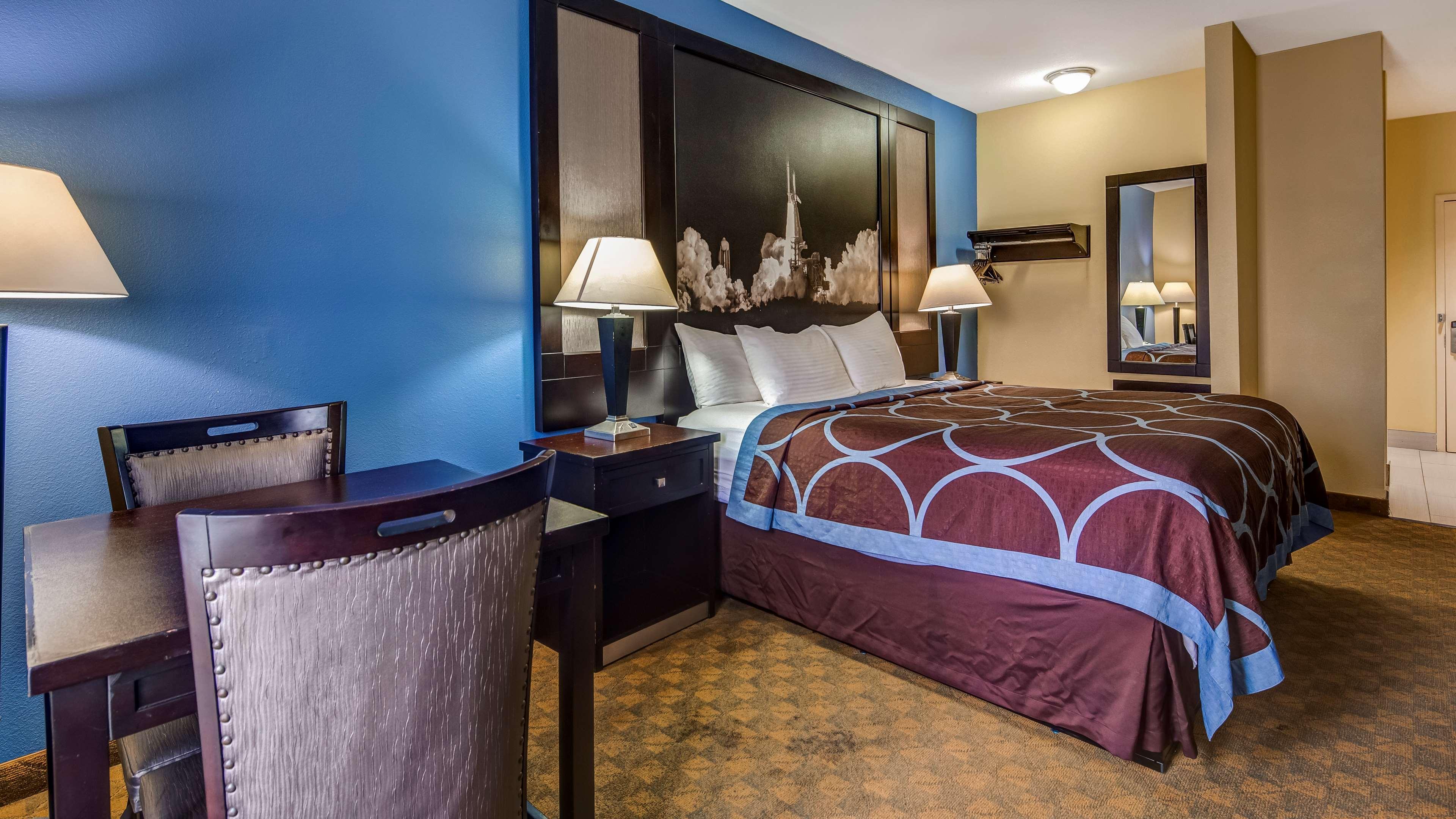 Surestay Plus Hotel By Best Western Alvin Extérieur photo