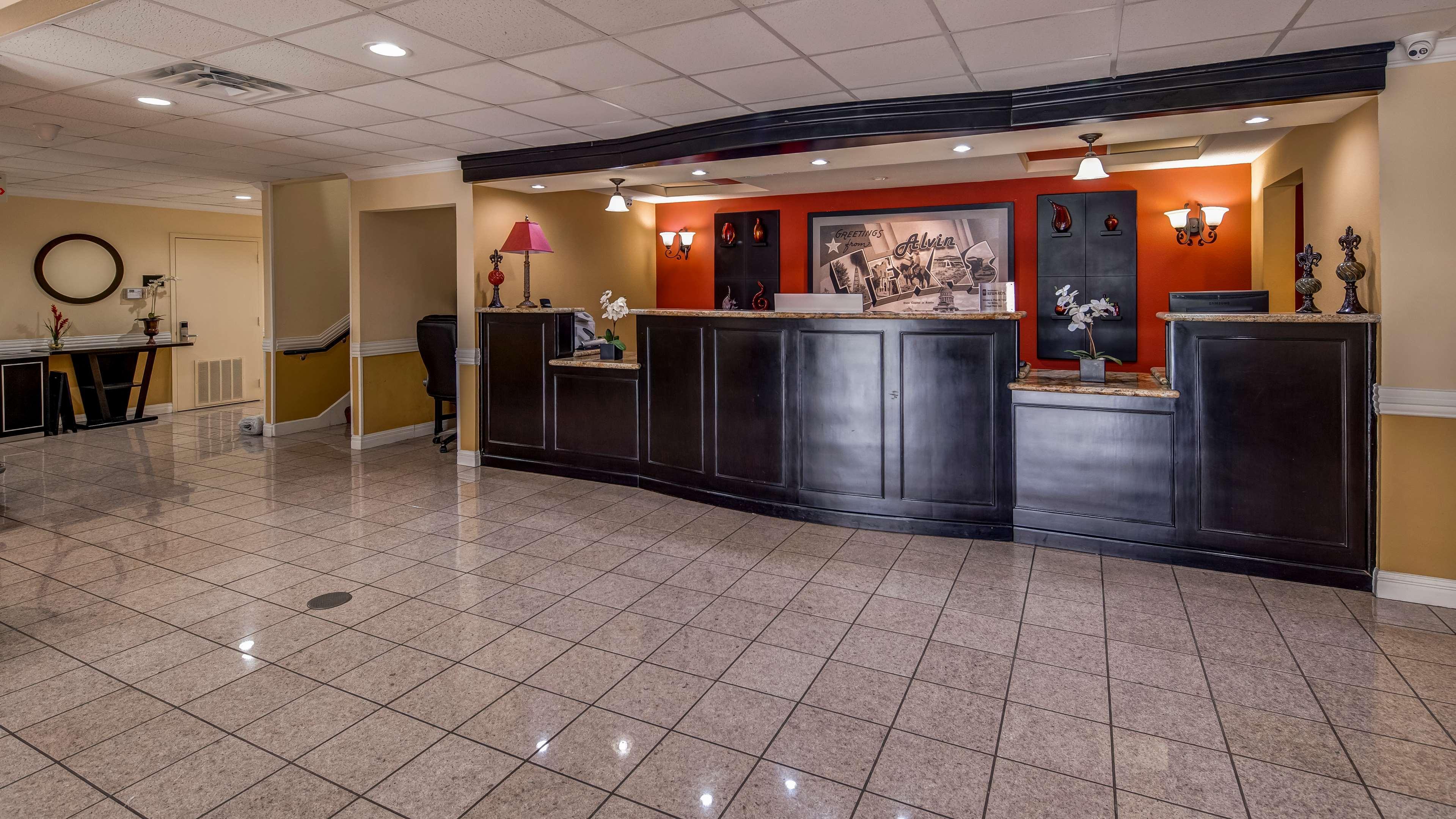 Surestay Plus Hotel By Best Western Alvin Extérieur photo
