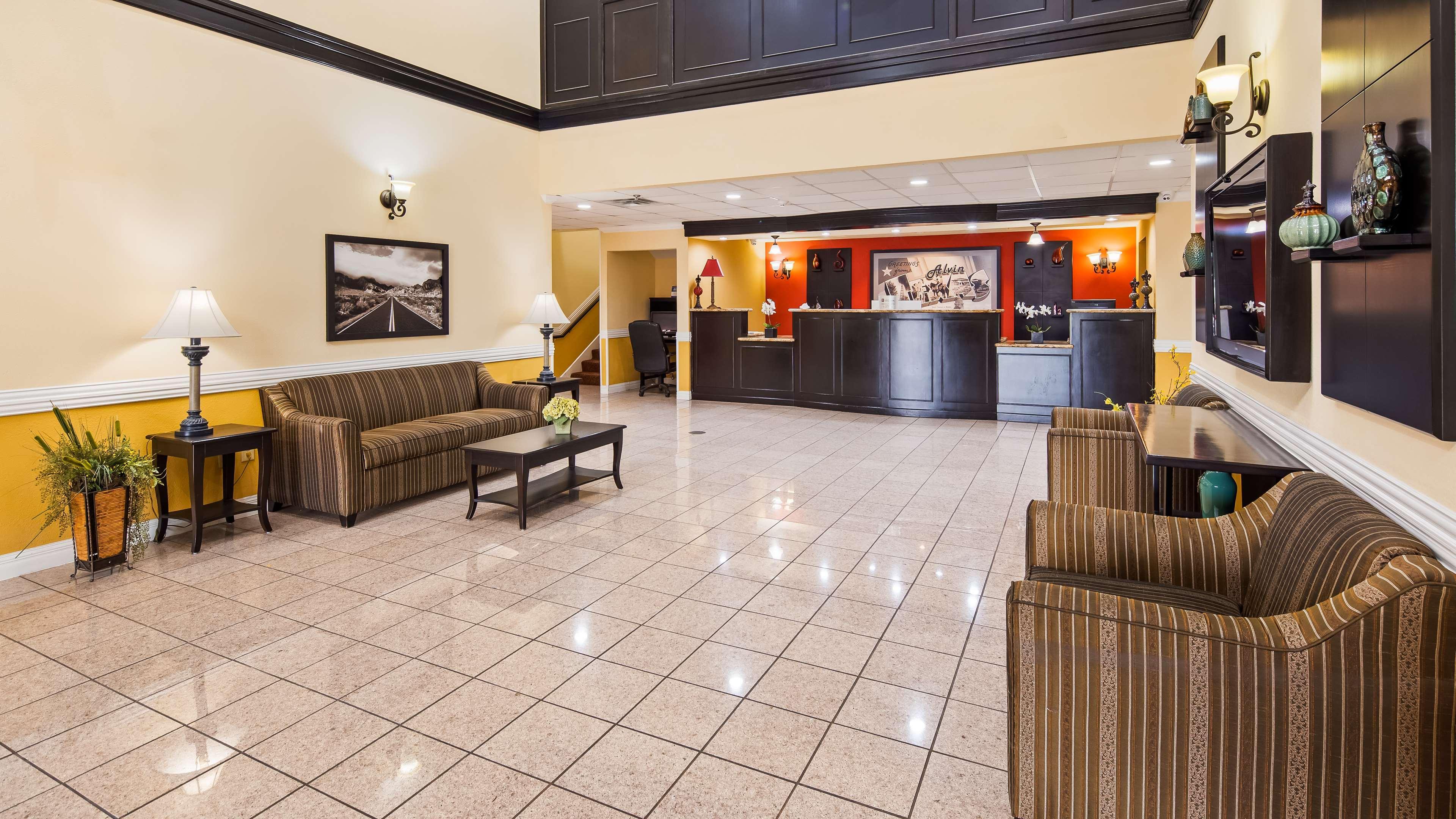 Surestay Plus Hotel By Best Western Alvin Extérieur photo